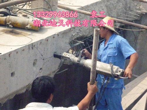 风镐破桩头在线视频,风镐破桩头操作技巧解析